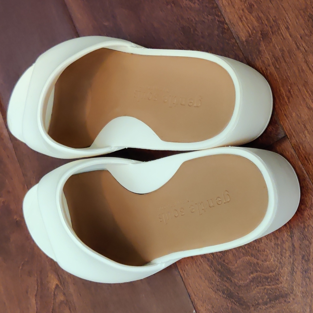 Gentle Souls by Kenneth Cole Women's Gisele Eva Wedge Sandal Eggshell Size 8 - Picture 4 of 9